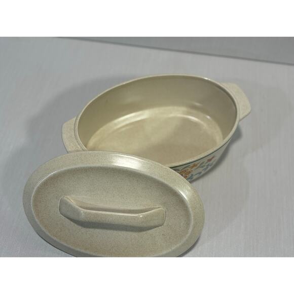 Lenox Temper-Are Quakertown oval casserole dish with lid 2.5 quart - Picture 2 of 4